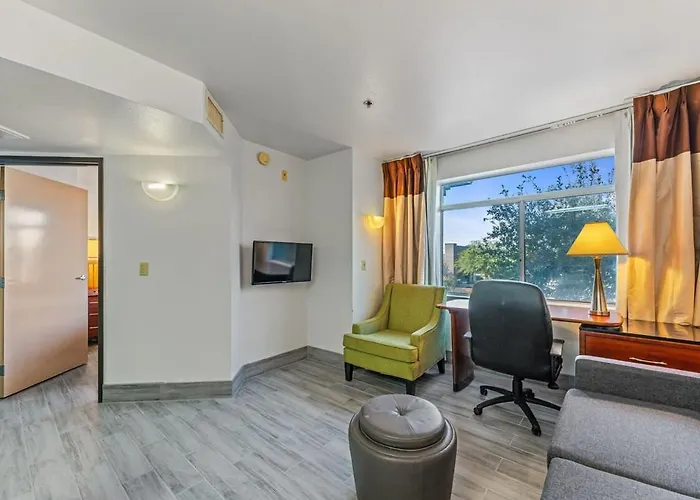 Metro Extended - Cosy King Appartement